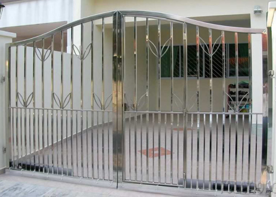 Çin Pürüzsüz Yüzeyli Paslanmaz Çelik Güvenlik Kapıları, Etiket Logolu Modern Çelik Ön Kapılar Tedarikçi