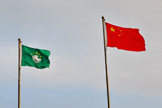 Çin Yüksek Mukavemetli Paslanmaz Çelik Bayrak Direği / Alüminyum Bayrak Direği Yüzey Dokusu Düz Tedarikçi